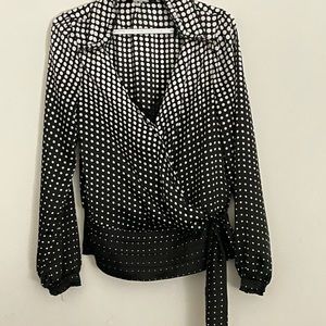 WHBM - Beautiful silk side tie top.